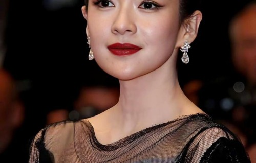 冲上热搜！汪峰感情风波愈演愈烈，森林北直播回应，撕碎章子怡最后体面