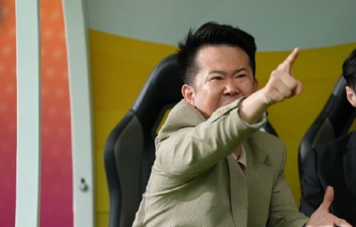 房岩小哥的短视频风格是怎样的？
