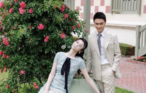 何猷君和奚梦瑶的婚礼为什么推迟了整整七年才举办？