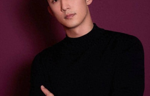 16岁辍学,当服务员,进厂打工,24岁成名,他如何成为当红演员的