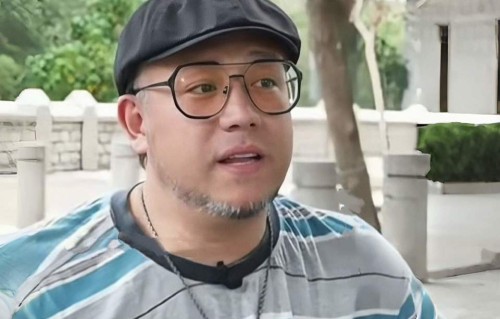 突发！香港知名男星没钱交电费，半夜被断电，四个孩子靠脱衣服降温