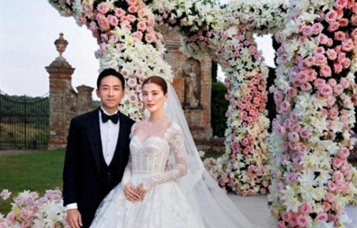 和施伯雄结婚两年，吴千语4层别墅曝光！全屋高定装修投入超500万