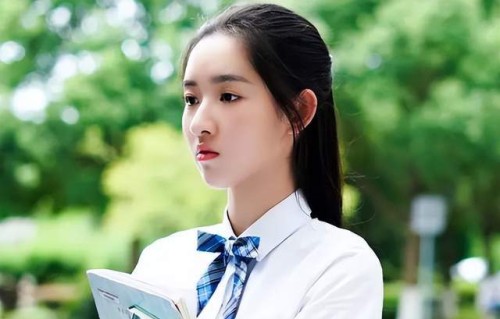 王玉雯无缝进组渴望成功，背后折射出女演员的焦虑！