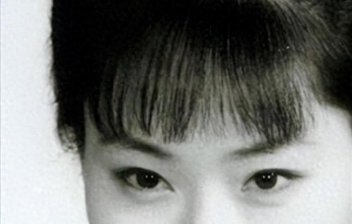 歌手于文华再婚嫁未婚小伙，23年未生子，如今她幸福吗？