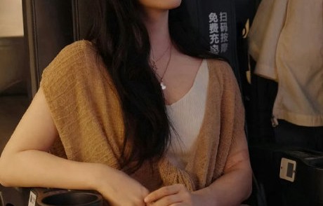 沈月横屏生图封神，原生美惊艳FIRST影展