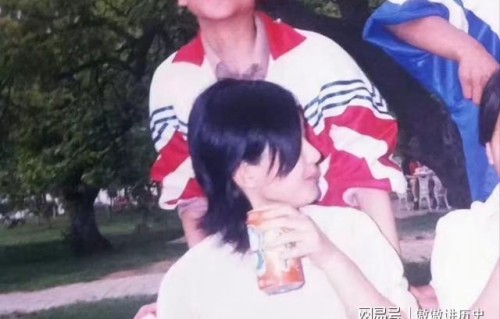 赵丽颖初中同学爆旧照，整容传闻不攻自破，网友：等比例长大！