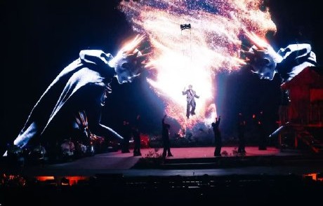 《REDRED》舞台的表演风格与卓沅以往的作品有什么不同？|2025卓沅key'skeys巡回演唱会|节奏|感染力|活力|适配