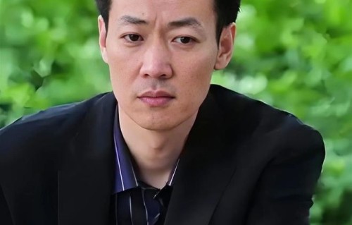 辛柏青回应网友乱牵红线，全程体面又清醒