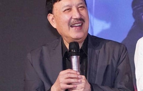 曾是一代歌王，却执迷不悟沦为台独分子，如今家破人亡下场凄凉