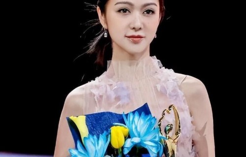 被绯闻缠身的“最后的天后”，如今活成单身范本：薛凯琪用44年诠释情感独立