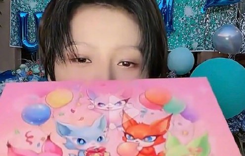 刘雨昕和虚拟偶像喵娲娲是如何认识并开始互动的？