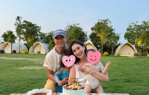 韩庚卢靖姗晒露营全家福，儿女长大了！东北话小公主萌翻|女儿|二胎|育儿|混血|生日