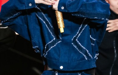 任嘉伦在嘉善音乐节上演唱的三首新歌具体是什么风格？|舞台|电子|摇滚|舞蹈|视觉