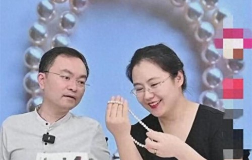 官媒公开点名，48岁蔡磊再传好消息，倪萍当初一个字都没说错