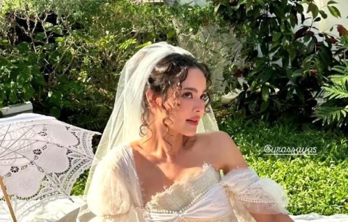 泰星Yaya：单身派对开心，婚礼上半年等Nadech决定