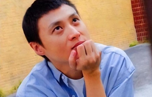 长相平平还滥情，女星李嘉欣 周慧敏都为他着迷，他到底凭什么？