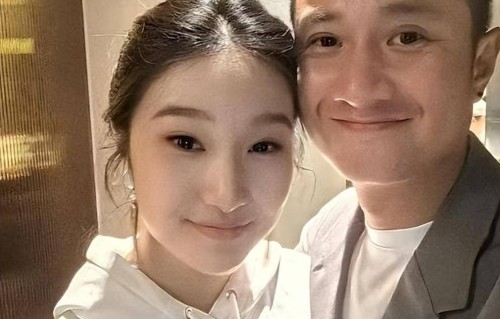 终于认清现实！文章面馆持续走红，亲自端盘卖面，一碗油泼面32元引发全网热议