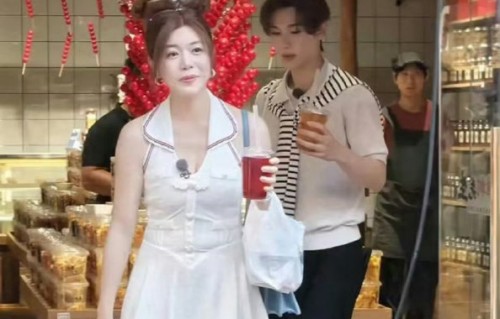 陈妍希近期频繁打卡音乐现场，是有什么新计划吗？