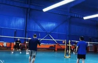 岳云鹏自曝瘦了十几斤 打羽毛球成减肥秘籍_娱乐频道