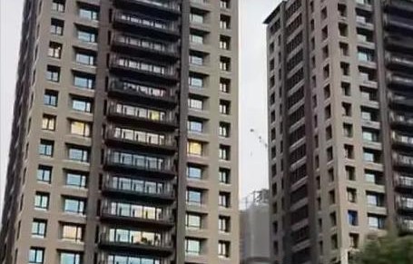 曝大S豪宅正式过户，张兰曝光孙子正脸惹众怒，S家汪家战火未熄