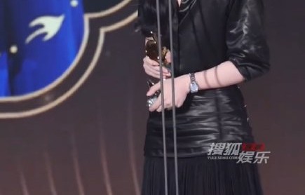 陈丽君如何平衡戏曲表演与时尚跨界工作？