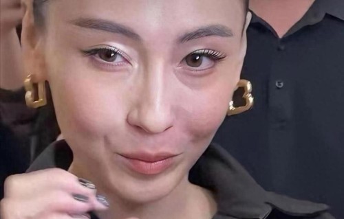 张柏芝变化太大了，都认不出来了，果然人都会变老，明星也不例外 ​​​