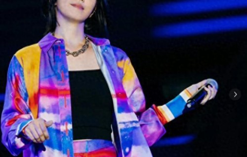 韩红卡点为孙燕姿庆生，二十五年神仙友谊，曾说孙燕姿不仅是朋友，更是偶像