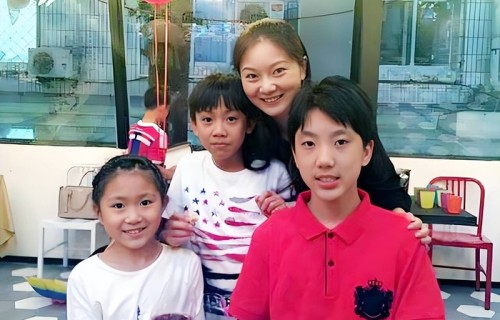 张艺谋也没想到，养了27年的陈婷，竟会亲手摘掉张艺谋妻子的认证
