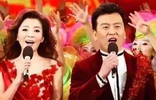 张泽群晒退休证！被前妻当出国跳板，他不该为了父母草率结婚.