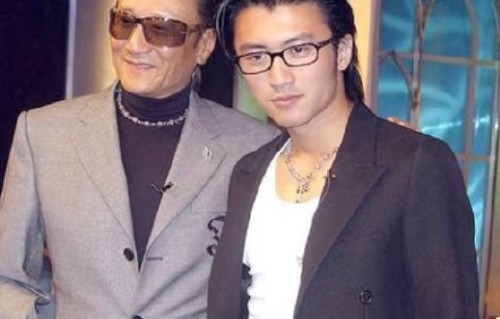 谢贤在ICU昏迷时如何坚持等待谢霆锋归来？