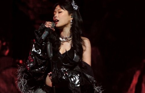 作为《歌手2026》首位纯血华语女Rapper，万妮达带来了哪些独特表演？|说唱|方言|福州|音乐|舞台