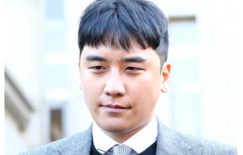 李胜利在韩国被“网友目击”成热门话题