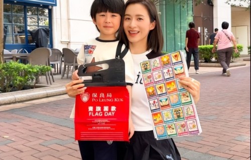 TVB最美绿叶带5岁儿子，连续三年做慈善，大病初愈后学会放过自己