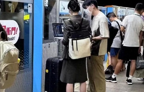 湖南卫视主持人张雅琪被曝已婚多年，丈夫疑是烘焙品牌“金萝莎”二代？