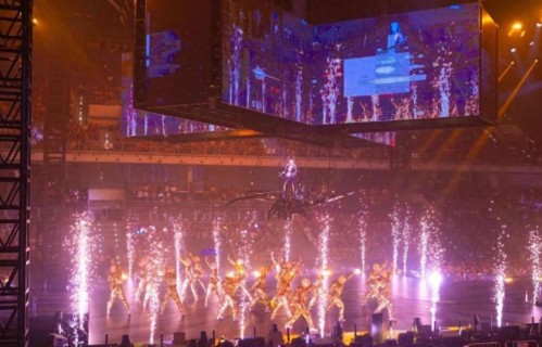 郑秀文10年后吉隆坡开唱，万人爆满入场力撑，隔空甜蜜放闪许志安