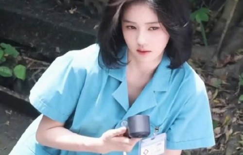白鹿新剧中长发和短发分别对应角色什么阶段？