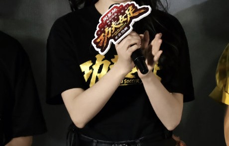 迪丽热巴与功夫女足剧组的关系为何如此亲密？