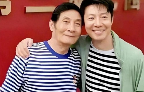 身家丰厚事业圆满，50岁撒贝宁却整日为八旬父亲忧心不已