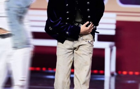 专业媒体和普通观众对姚琛在文化之夜舞台的评价有何异同？|你看风景我看你|情感|共鸣|异质化|人格化