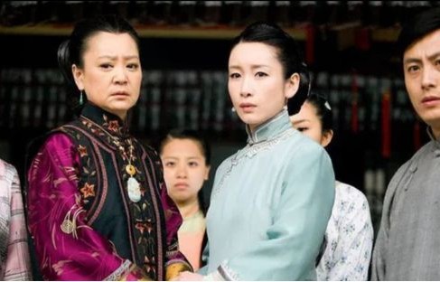 年代剧《伞娘传奇》热播，秦海璐刘雪华演婆媳，吕颂贤演男主|冬雪|杨冬雪|琼瑶|春天后母心