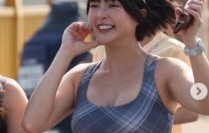 黄沐妍挺巨肚贴亮片跑步：被爱与赞美灌溉的花，才不会在孕期枯萎 | 从恋爱脑到人间清醒，她用了十年