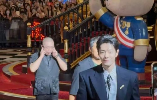 肖战粉丝尖叫致兰晓龙捂耳