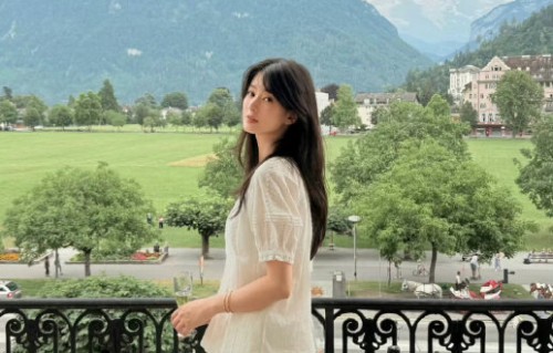 乔欣瑞士随拍美出圈，网友：姐的生活我的梦