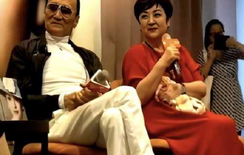 谢霆锋如何回应父亲谢贤去世？