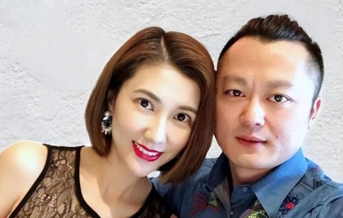 44岁边潇潇近况曝光！嫁给导演文杰生下2个孩子，如今婚姻生活很幸福