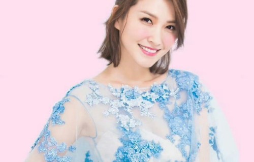 网友们如何评价徐洁儿与黄灿灿这段“母女情深”的感人互动？
