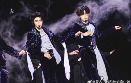 粉丝对TOP双人舞台的轮换机制评价如何