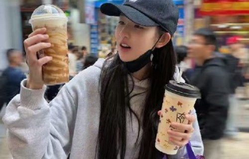 白鹿的化妆师杨单还曾为哪些明星化过妆？