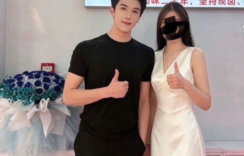 宋浩然街头卖卤味，动作娴熟很专业，与韩安冉离婚后疑似“凉凉”