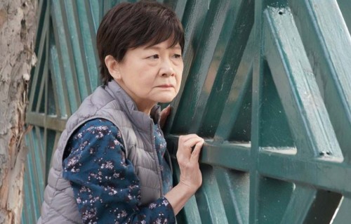 香港知名演员重回TVB拍戏，自曝无剧可拍，一生未婚无儿无女